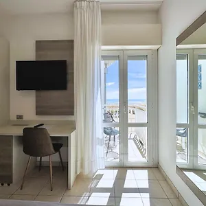 3* Hotel Lux